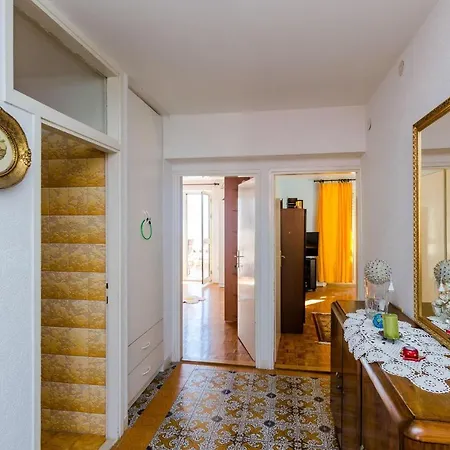 Begovica - Two Bedroom With Terrace And Sea View Apartment