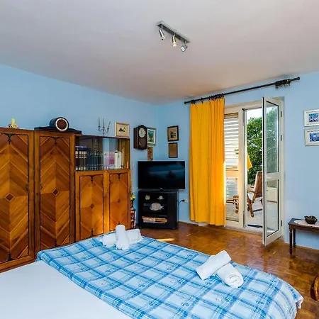 Begovica - Two Bedroom With Terrace And Sea View Apartment